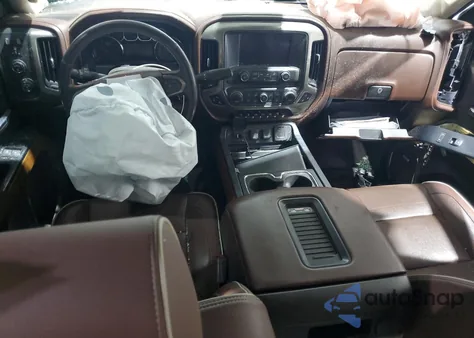 2017 Chevrolet Silverado K2500 High Country z USA, uszkodzony, nr VIN 1GC1KXEY5HF169400